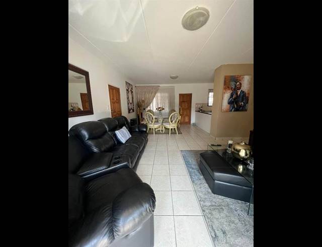 3 BEDROOM APARTMENT FOR SALE IN NOORDWYK